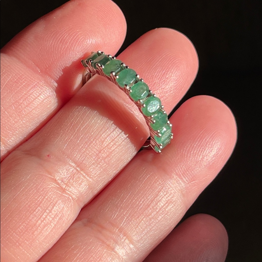 Half Eternity Zambia Natural Emerald Ring in 925 Sterling Silver Size 8 - Picture 3 of 15